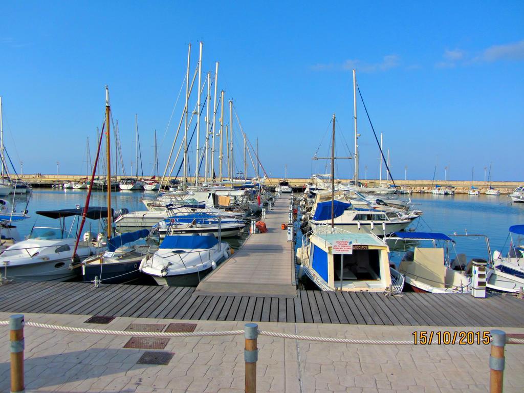 Latchi Beach Front Villa - Private Heated Pool - Amazing Uninterrupted Sea Views Polis المظهر الخارجي الصورة