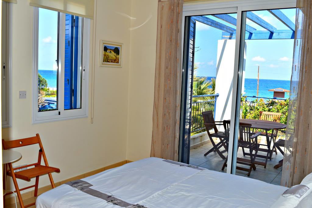 Latchi Beach Front Villa - Private Heated Pool - Amazing Uninterrupted Sea Views Polis المظهر الخارجي الصورة