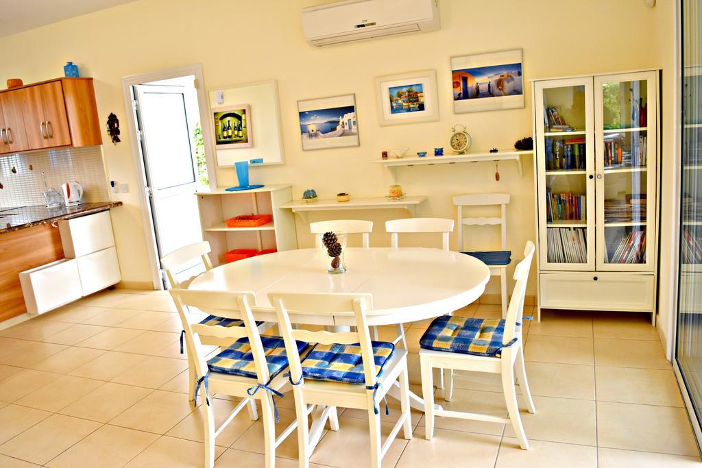 Latchi Beach Front Villa - Private Heated Pool - Amazing Uninterrupted Sea Views Polis المظهر الخارجي الصورة