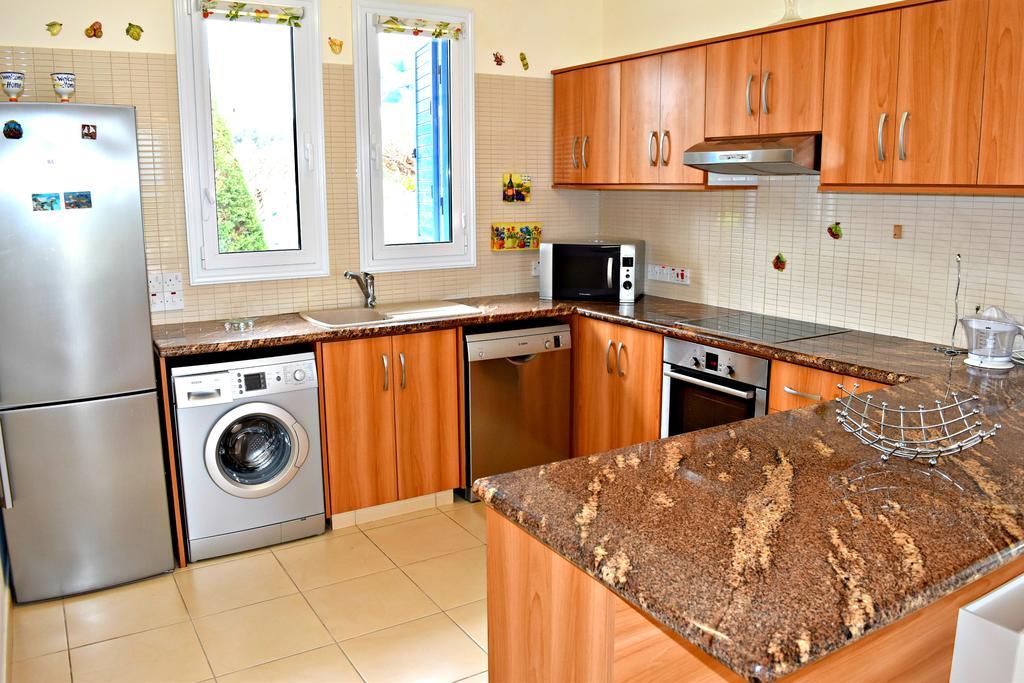 Latchi Beach Front Villa - Private Heated Pool - Amazing Uninterrupted Sea Views Polis المظهر الخارجي الصورة