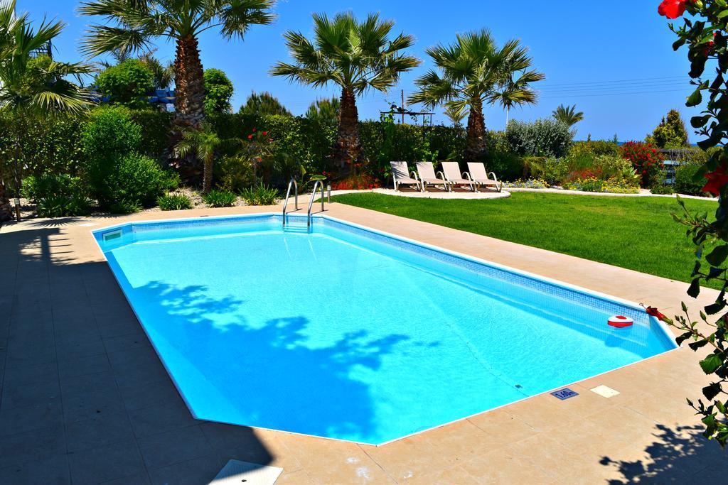 Latchi Beach Front Villa - Private Heated Pool - Amazing Uninterrupted Sea Views Polis المظهر الخارجي الصورة
