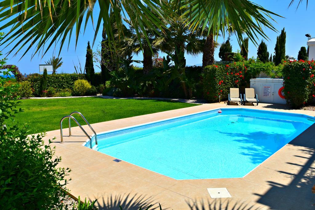 Latchi Beach Front Villa - Private Heated Pool - Amazing Uninterrupted Sea Views Polis المظهر الخارجي الصورة